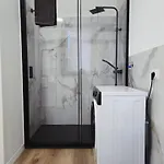 Apartament Geometric House